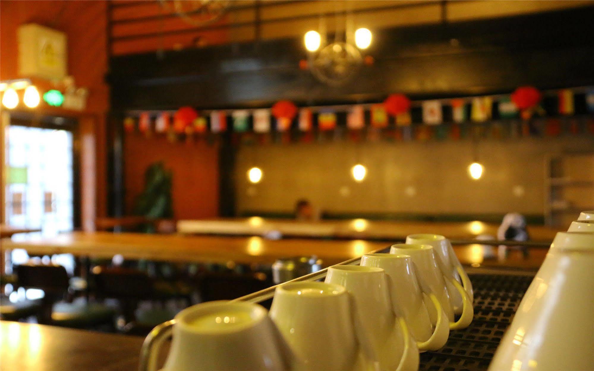 Beijing Sunrise Youth Hostel Beihai Branch Экстерьер фото